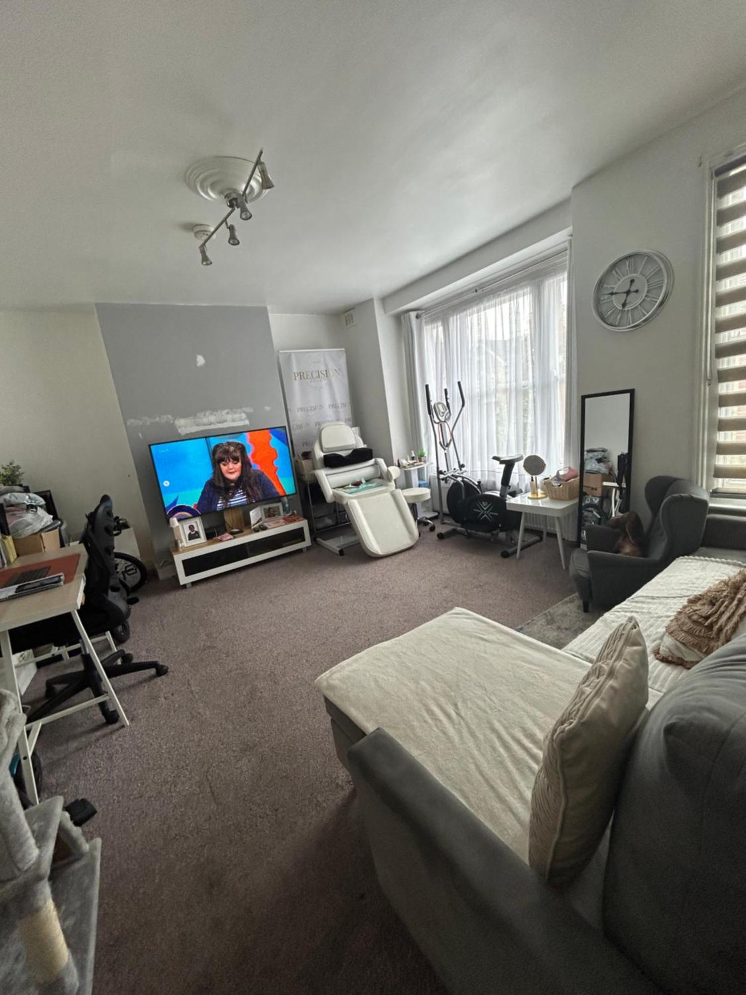 1 Bedroom House, Seven Sisters, Tottenham * Londres
